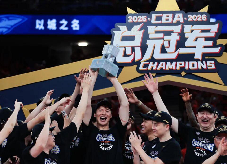 CBA动态更新！北京内线中锋主动另寻出路，下赛季北京主帅三选一，山东男篮2核心顶薪续约，4人官宣离队 | 中国区|球友会|股份有限公司