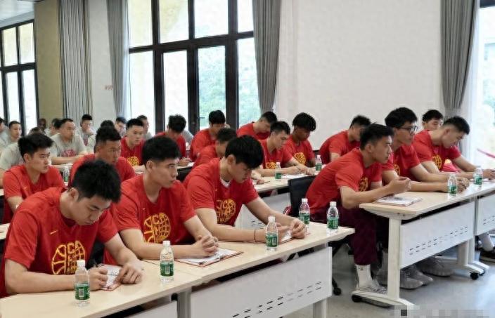 正式确认！31岁中国男篮老将担任国家队长，球迷：他有号召力 | 中国区|球友会|股份有限公司