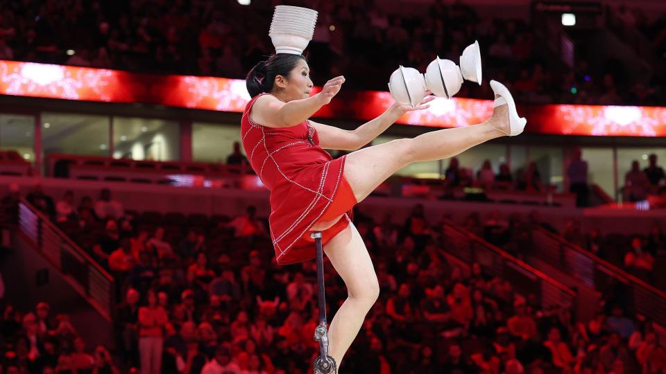 NBA顶碗大妈演出费曝光！每场6765美元 主办方提供至少四星酒店 | 中国区|球友会|股份有限公司
