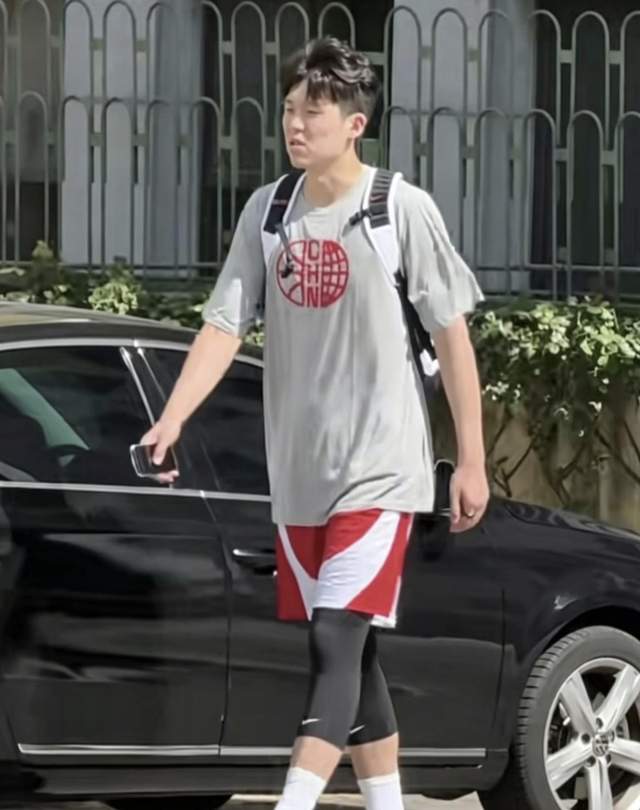 中国男篮加速换血！胡明轩等5人离队，杨瀚森领衔国青四巨头重聚 | 中国区|球友会|股份有限公司