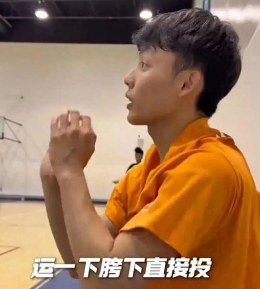 广东男篮速递！下赛季三外援基本敲定，杜峰再参加新活动，胡明轩最新亮相，深圳有意杨溢 | 中国区|球友会|股份有限公司