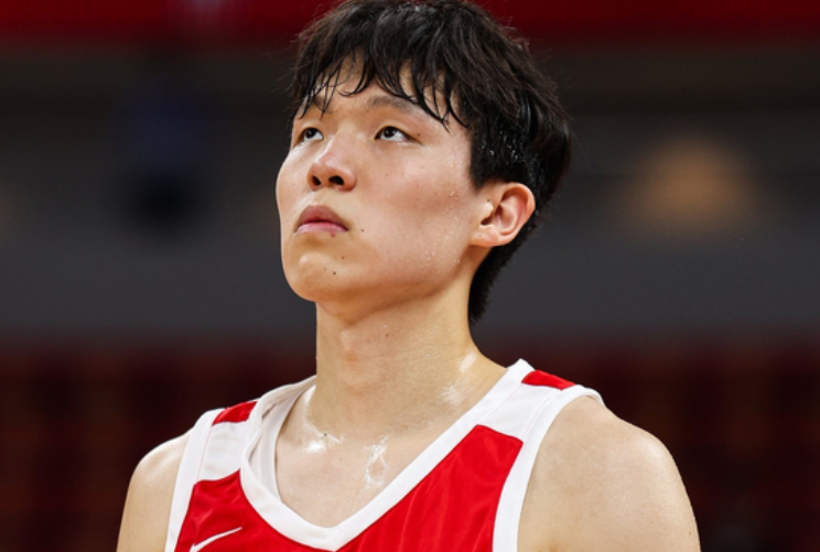中国男篮5分险胜荷兰！杨瀚森轰7+8，廖三宁21分，徐昕受伤离场 | 中国区|球友会|股份有限公司