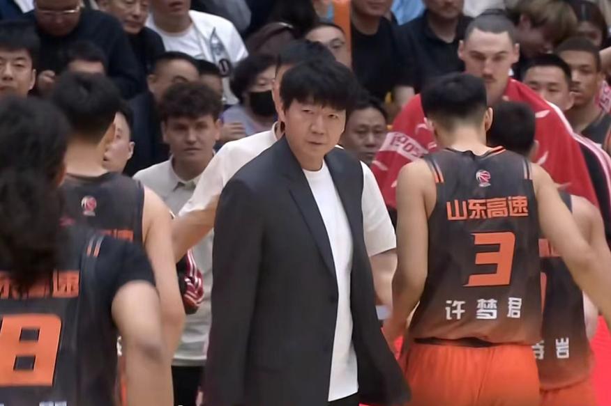 山东男篮确定后场补强目标，报价15+4后卫，愿为其提供高额转会费 | 中国区|球友会|股份有限公司