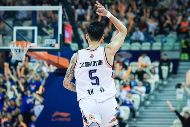不会退役！35岁老将确定再战一年，十年CBA生涯终圆冠军梦 | 中国区|球友会|股份有限公司