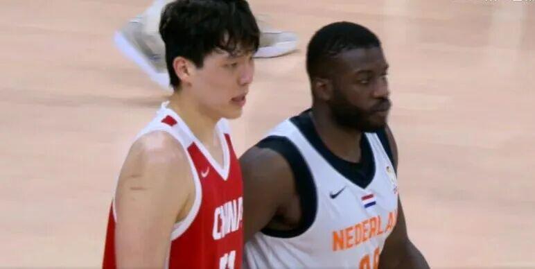 徐昕伤退，杨瀚森7+8，中国男篮险胜 | 中国区|球友会|股份有限公司