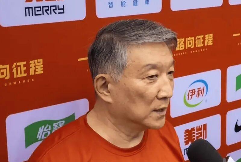宫鲁鸣谈中国女篮！张子宇量大了不行，联系海外球员，需保护篮板 | 中国区|球友会|股份有限公司