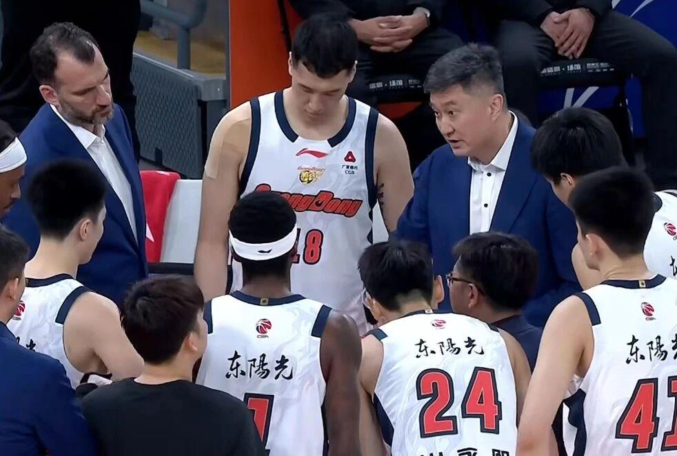 CBA消息！广东男篮官方报喜，曾凡博伤病未愈，山西官宣大将骨折 | 中国区|球友会|股份有限公司