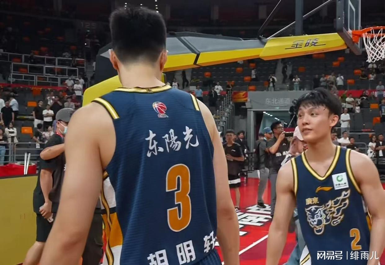 保底NBA二轮被选中？广东小将打成大腿，男篮未来最强双能卫！ | 中国区|球友会|股份有限公司
