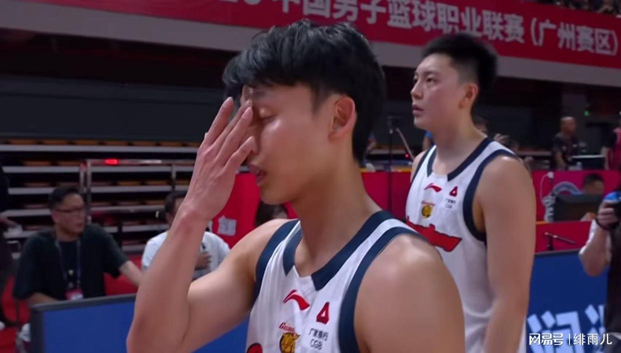 又一个NBA级后卫？广东暴力双能卫打出身价，男篮未来最强一号位 | 中国区|球友会|股份有限公司