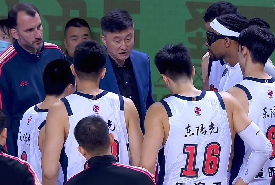 广东男篮换帅内幕，杜锋两方面引陈海涛不满，两大外教团队二选一 | 中国区|球友会|股份有限公司