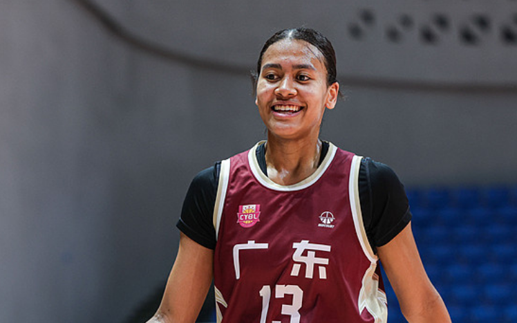 轰25+11！中国女篮20岁1米86混血前锋崛起：偶像是李梦 | 中国区|球友会|股份有限公司