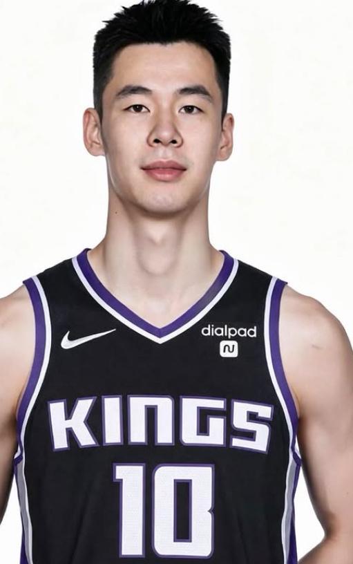 NBA夏联：郭昊文首秀9分钟4+3+4犯规 国王11分逆转勇士蓝队 | 中国区|球友会|股份有限公司