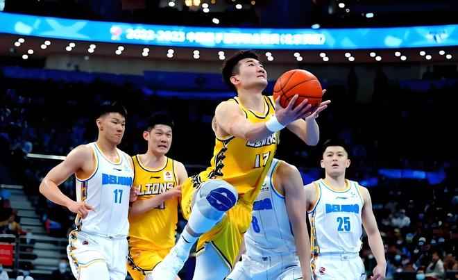 西蒙尼疯狂抓头!25岁李刚仁无视4人:轰20米世界波 斩获全场MVP