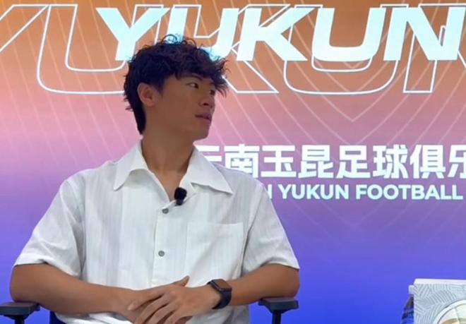 凯恩拿球,梅西陪跑?今年金球奖真这么没悬念?新赛季还没开打,金球奖的风向就已经飘向了拜仁德国人