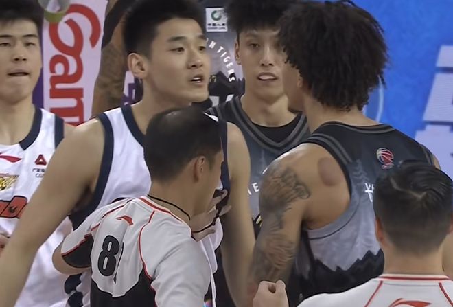 广东宏远U19大逆转四川！王洪泽轰15+6，张家睿砍14+9，谈仁凯22分 | 中国区|球友会|股份有限公司