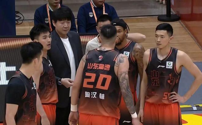 继续为国效力?新帅挺C罗:他永不会是葡萄牙的麻烦 我不看重年龄