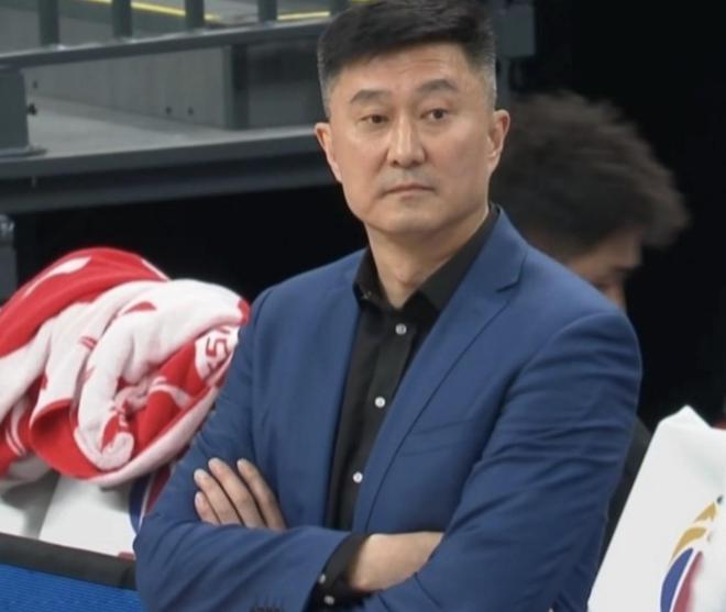 官方：杜锋突发不适已经就医，今晚由助教拉科维奇暂代指挥 | 中国区|球友会|股份有限公司