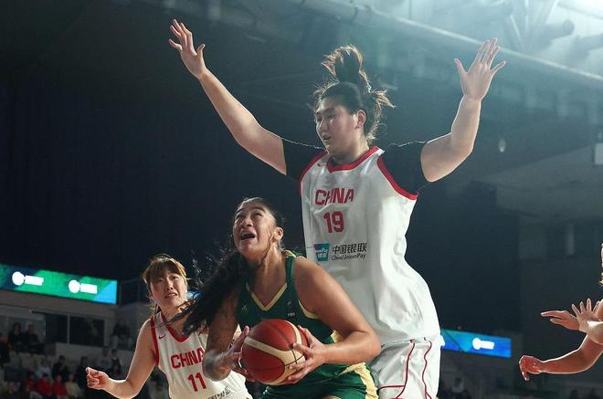 轰28+11+4！中国女篮19岁2米26新星进化：表现超2米01女版奥尼尔 | 中国区|球友会|股份有限公司