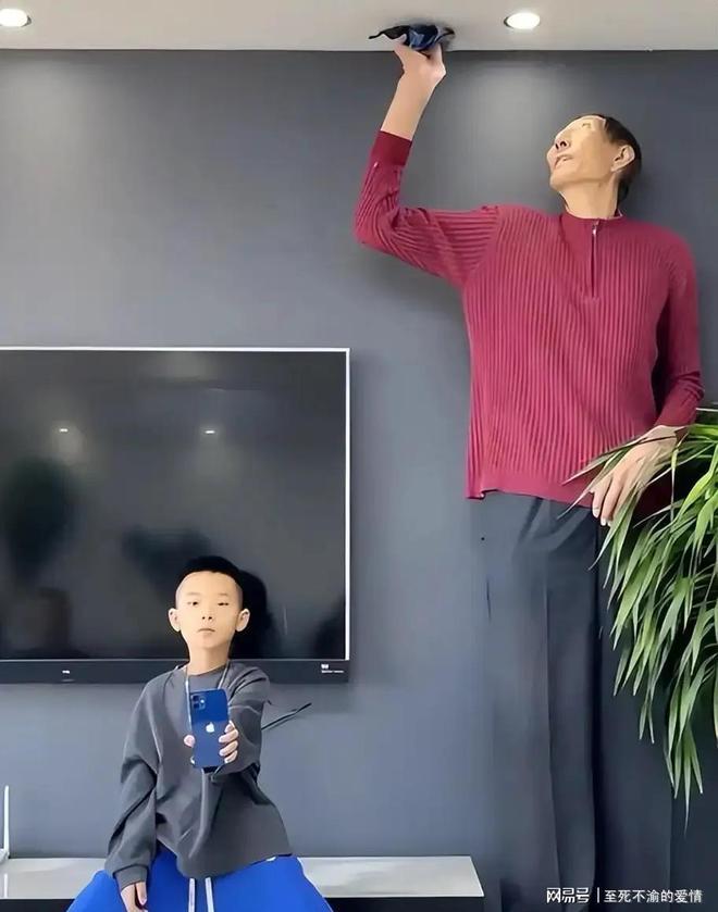 孔萨：踢挪威关键是限制传中，盯防哈兰德全场都不能松懈