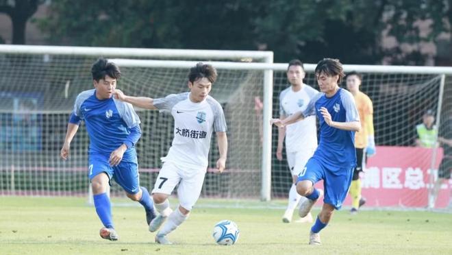 4小时搞定1笔转会!皇马官宣21岁前锋加盟:穆帅钦点 西甲25场11球