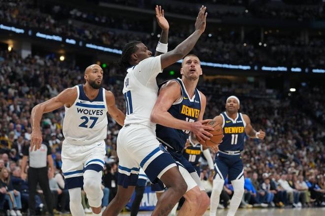 臂展怪留在NBA!班巴两年合同重返爵士 年仅28岁仍具高性价比