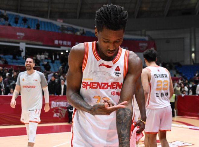 史密斯36+8+8压哨反绝杀！深圳险胜北控9连胜 里勒45分准绝杀 | 中国区|球友会|股份有限公司