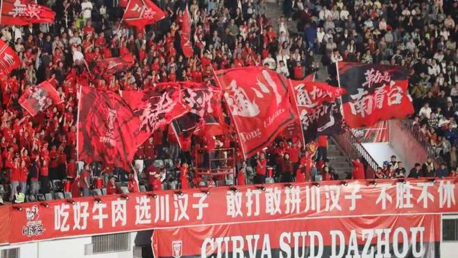 18岁少女、单反、击败温网冠军:塔格尔夺得巡回赛首冠