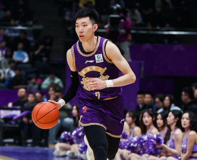 CBA狂野一天!3人获顶薪,2人C类留队,郭艾伦决定不与广州续约